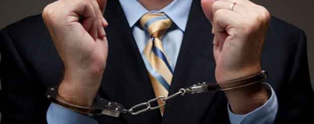 IRS Agent Arrested while Trying to Bribe Police Officers