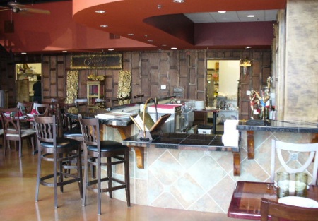 Gorgeous Restaurant Facility with Bar & Beer & Wine!