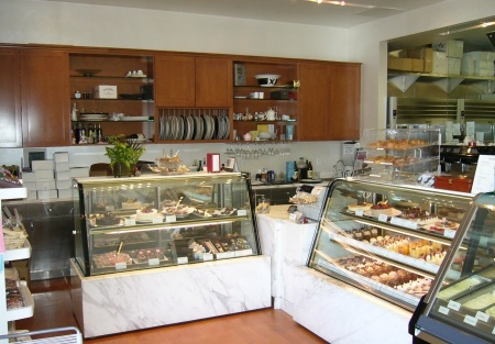 Beautiful Patisserie Located Blocks from the Ocean. High Income Area!!
