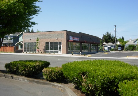 New Building-2 Units-1 Drive thru-High Volume Traffic Spaces For Lease