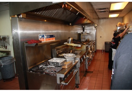 Absentee Operated National Franchise Restaurant w/Building in Prime AAA Location For Sale