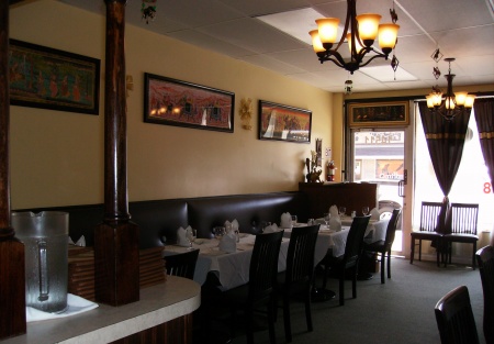 INDIAN RESTAURANT in HIGH TRAFFIC LOCATION W/LOW RENT