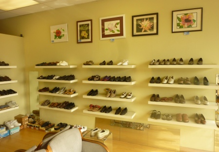 Profitable Shoe sales and repair in great mall location