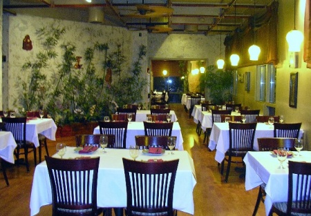 Upscale %27A%27 location Vietnamese Restaurant with Bar located in Heart of Entertainment Area