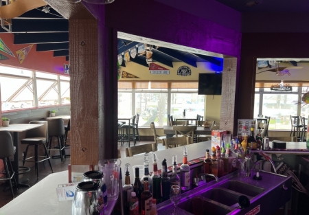 Beach area sport bar-great rent-steps to sand and huge patio
