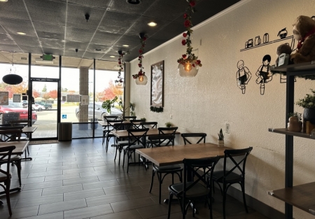 Boba tea and Pho restaurant for sale in Rocklin shopping plaza
