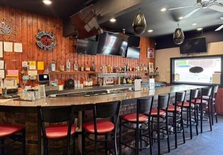 Full bar and restaurant for sale in El Sobrante