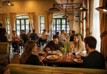 Pierce County Full-Service Bar & Restaurant 