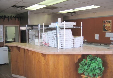 Turnkey Pizza Parlor w/ Great Rent