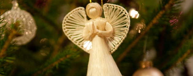 HOW THE TRADITION OF THE LITTLE ANGEL ON TOP OF THE TREE STARTED!
